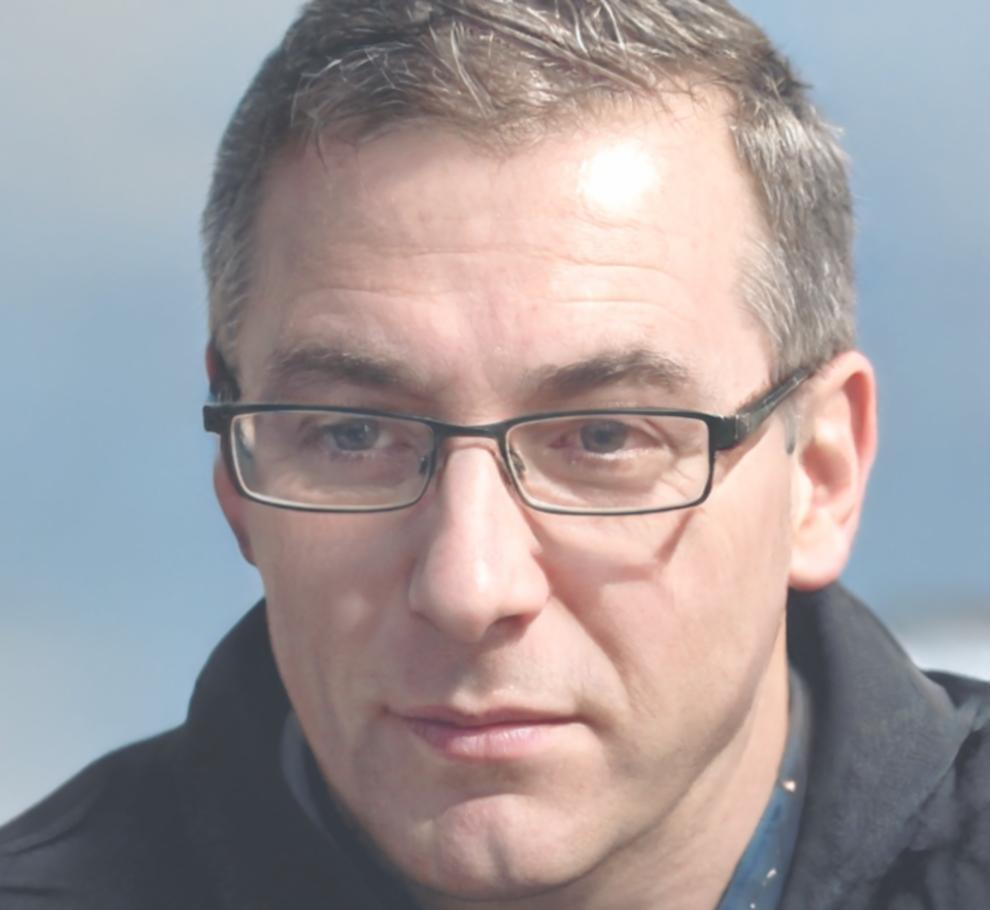 Portrait de Thomas Dubois, expert en révision budgétaire